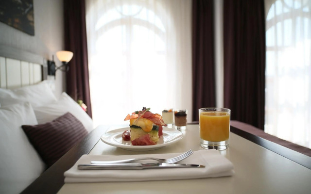 Epoque Hotel
