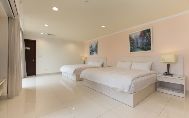 F Hotel - Sanyi