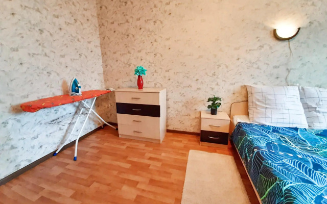 Apartments on Fatyanova street 21