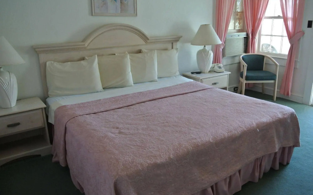 RoseWood Inn