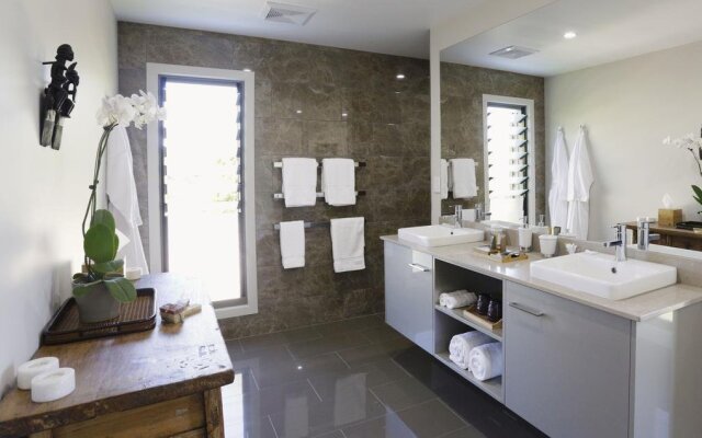 Lilies on Lovedale Estate - Heated Pool and Spa