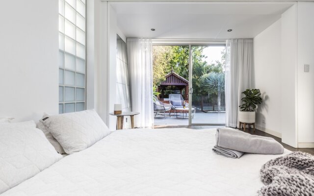 Coogee Luxury Home with Salt Water Pool & Parking