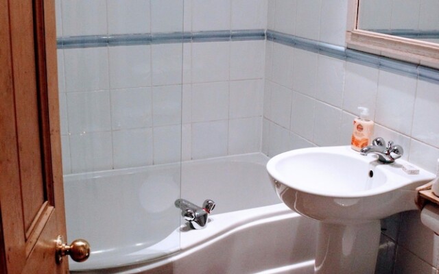 2 Bedroom Flat In City Centre