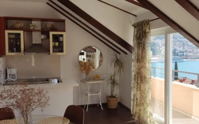 Attic Apartment Iris