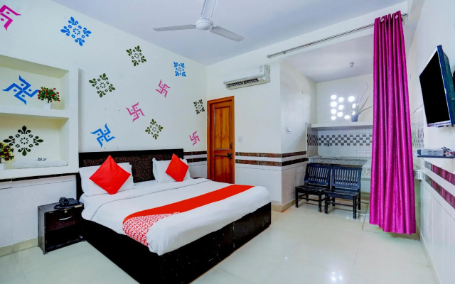 Vibhu Residency by OYO Rooms