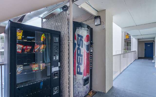 Motel 6 Cleveland, TX