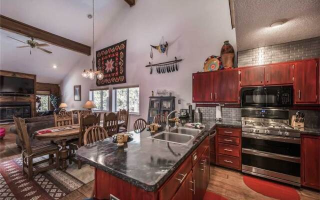 DreamCatcher - Two Bedroom Cabin