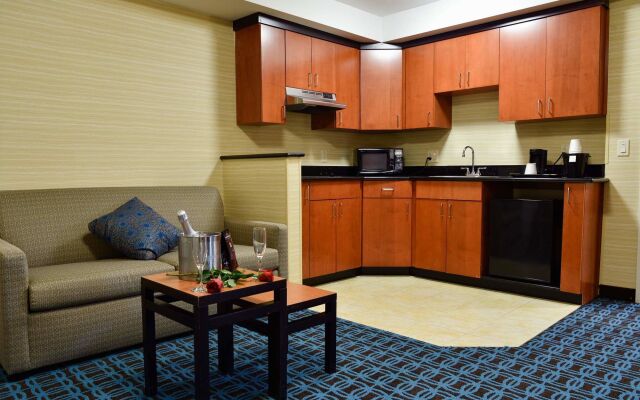 Fairfield Inn & Suites Hartford Airport