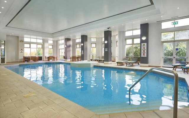 DoubleTree by Hilton Dartford Bridge