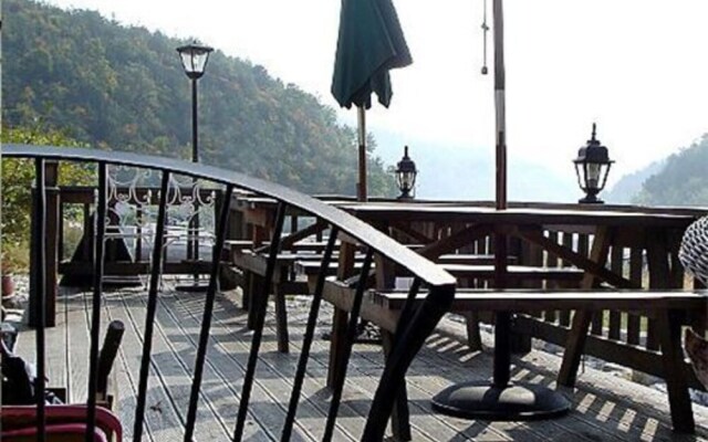 Pyeongchang Chere Matt Pension