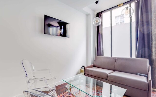 Design Apartment Near Bastille