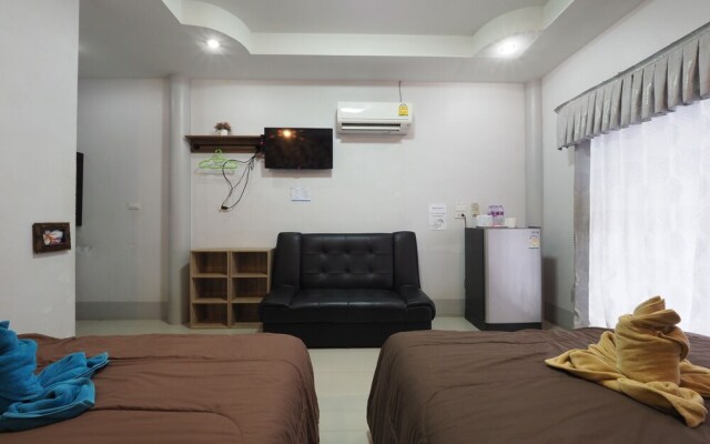 OYO 1100 Chidlom Resort
