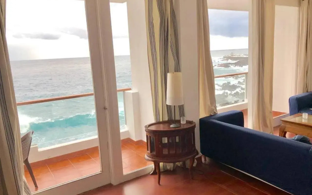 Ocean Views. Flat 3 bedrooms.