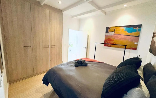 Big Bay Stunning Upmarket Apartment