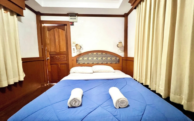 Naya Park View Hotel