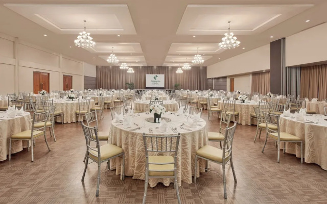 Holiday Inn & Suites Batangas Limapark by IHG