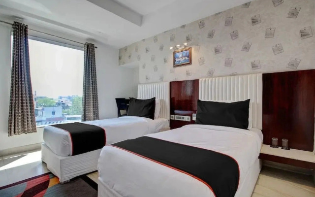 Hotel Broadway by OYO Rooms