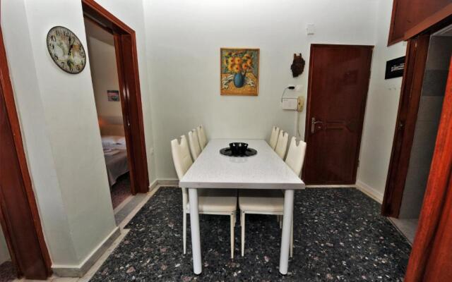 Themis 40 steps from beach