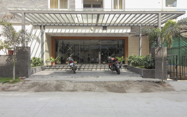 Apple Tree Inn by OYO Rooms