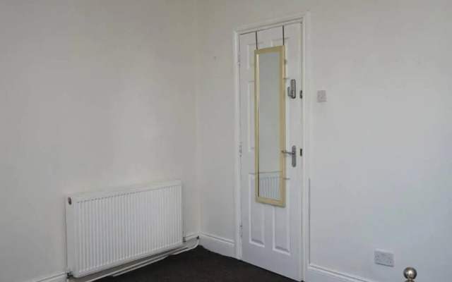 Hullidays - University Side Lg 4 bed House