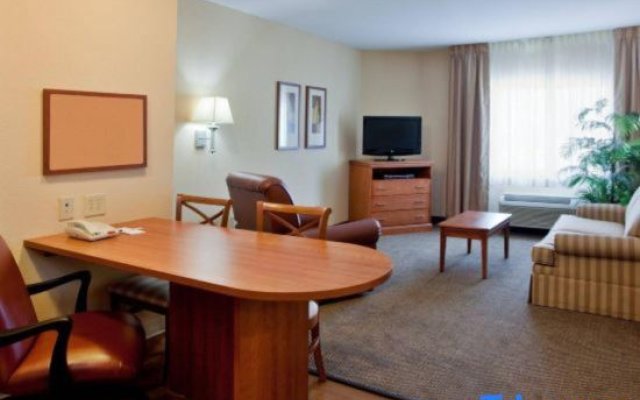 Candlewood Suites Norfolk Airport, an IHG Hotel