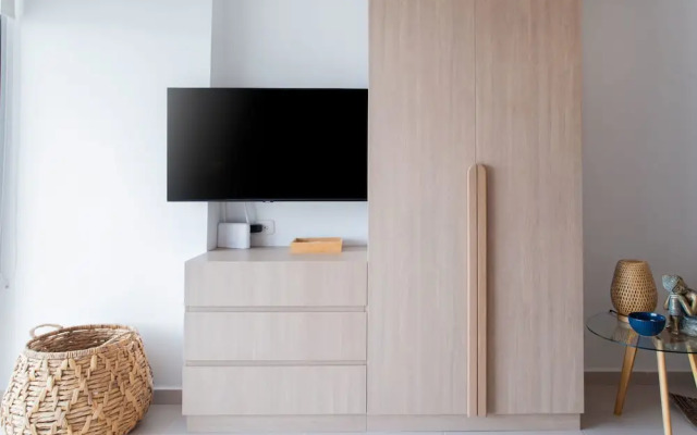 w Spectacular Loft With Balcony in Crespo