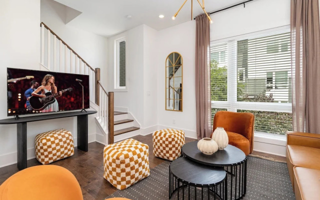 Urban Spur-walk 2 Breweries-mins to Broadway