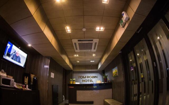 Tom Robin Hotel