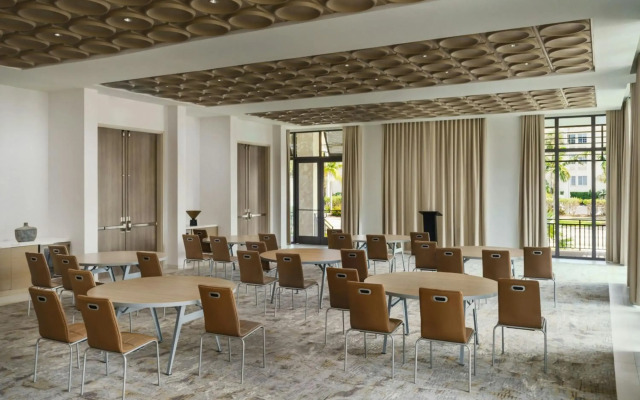 AC Hotel by Marriott Naples 5th Avenue