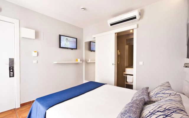 Ten Hostel