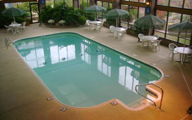 Magnuson Grand Hotel and Conference Center