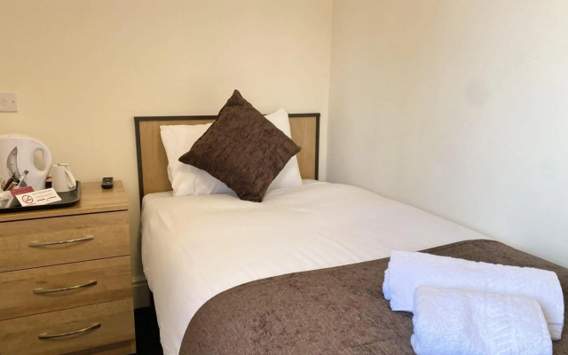 Russ Hill Hotel