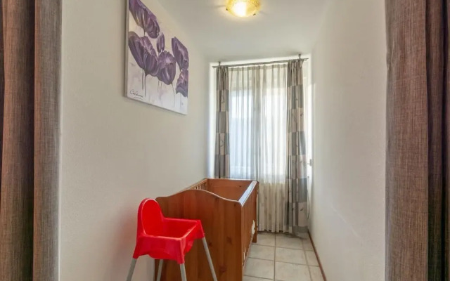 Holiday Apartment Opposite the Beach