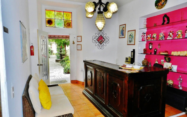 Hotel Rosa Morada