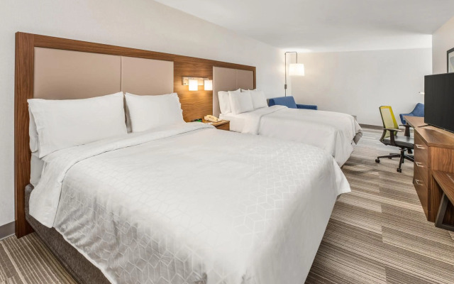 Holiday Inn Express & Suites Tacoma by IHG