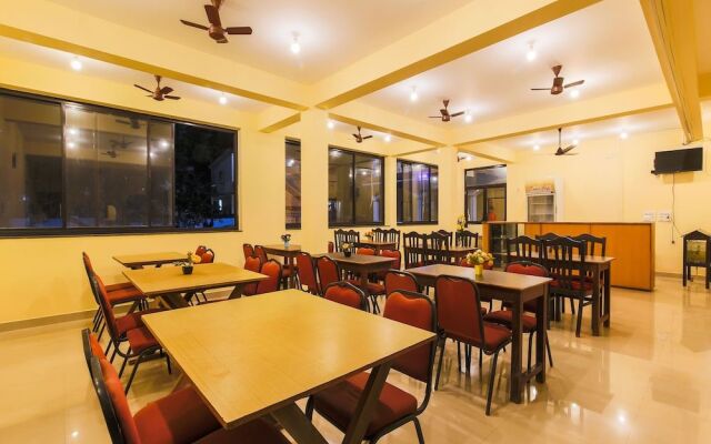 OYO Flagship 19324 Dom's Cafe Calangute