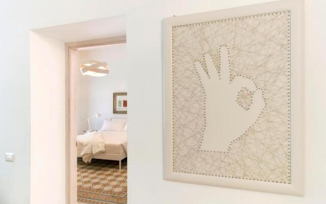 Modern Comfort, Poetic Charm