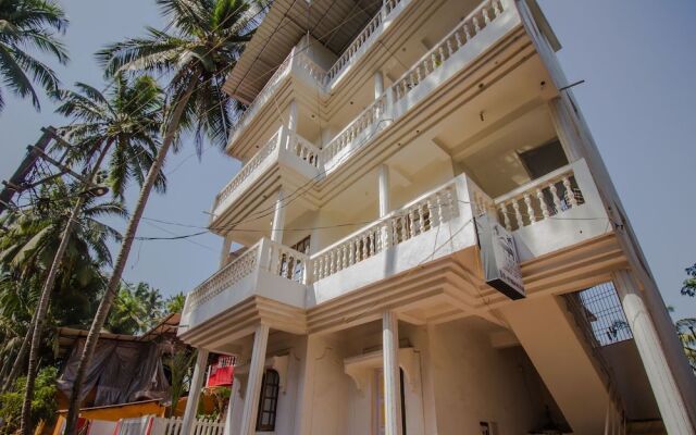 OYO 14025 Home Beach Facing 1BHK Mandrem