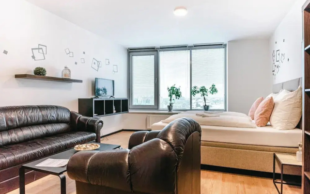 Flora Cozy Apartment by CHORS