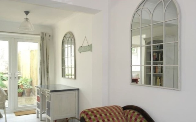 42a Bridgefoot Path, Emsworth 99983