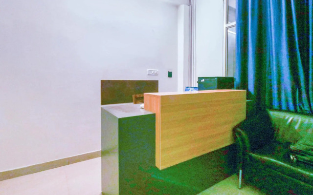 OYO 71197 Five Star residency