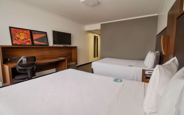 Hotel Deville Business Maringá