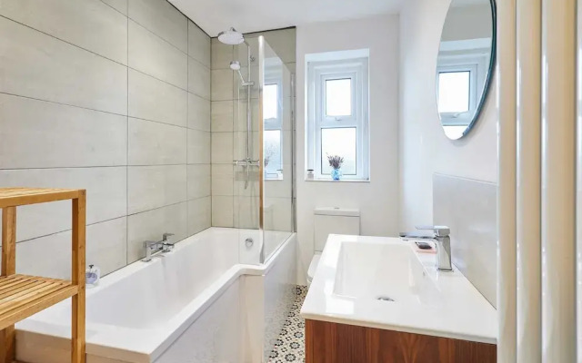 Host Stay Cheviot Street