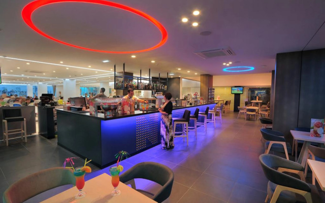 Nelia Beach Hotel & Spa