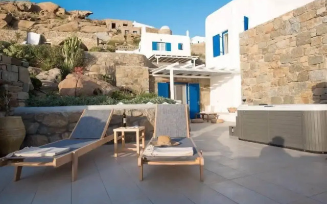 Romantic Mykonian Oasis Suite w Jacuzzi