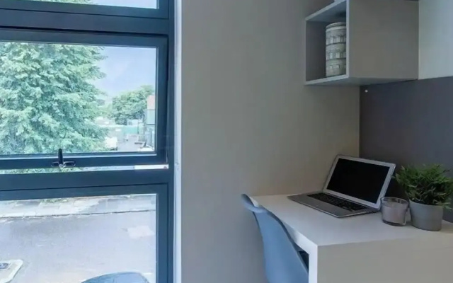 Student Stylish Studio at Seven Sisters