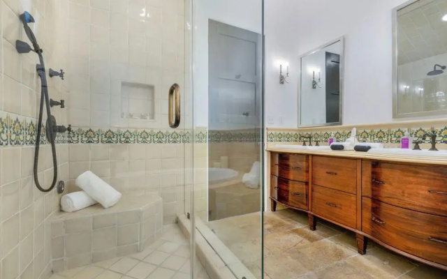 Spanish Villa - Stunning Coldwater Canyon Villa With Pool and Views
