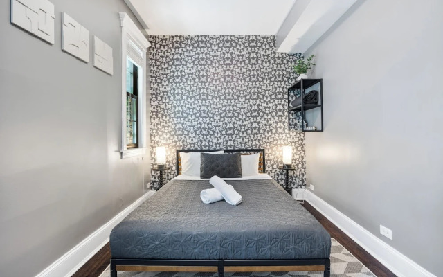Wrigleyville Suites