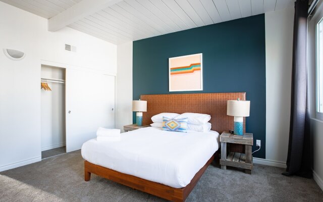 WanderJaunt - Castillo - 2BR - Point Loma