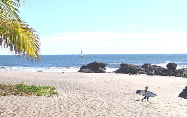Playa Roca Hotel